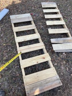 Recycle palettes for shelf stands